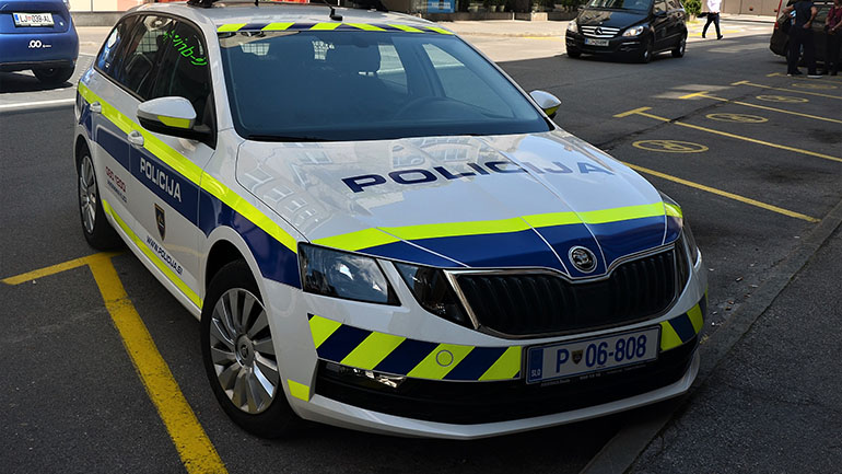 Σλοβενία: Γυναίκα καταδικάστηκε επειδή έκοψε το χέρι της για να πάρει αποζημίωση από ασφαλιστικές εταιρείες