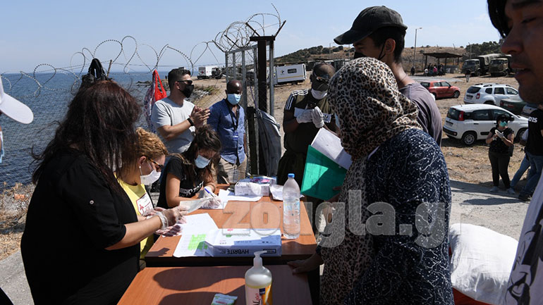 Ξεκίνησε η ταυτοποίηση μεταναστών της Μόριας για την εγκατάστασή τους σε νέα δομή