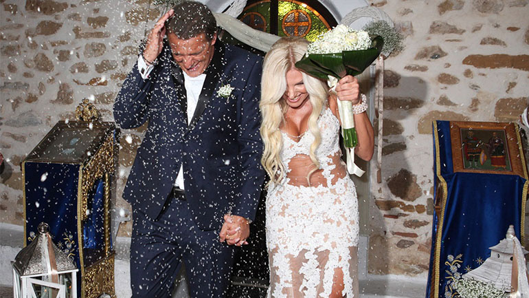 Ο Θάνος Τζάνης παντρεύτηκε την εκλεκτή της καρδιάς του Άντζυ Καραγιάννη