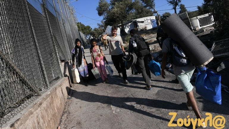 Έρευνα: Το 47% των Γερμανών τάσσεται υπέρ της υποδοχής προσφύγων της Μόριας