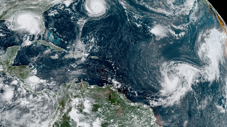 ΗΠΑ: Ο κυκλώνας Σάλι απειλεί τις αμερικανικές ακτές