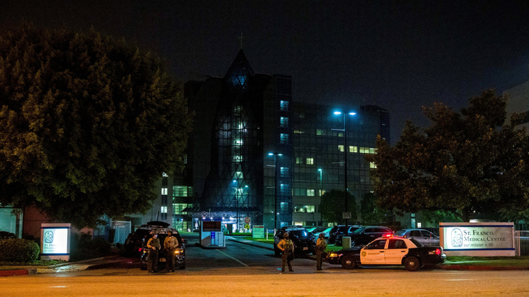 Σε κρίσιμη κατάσταση οι δύο αστυνομικοί που έπεσαν θύματα ενέδρας στο Λος Άντζελες