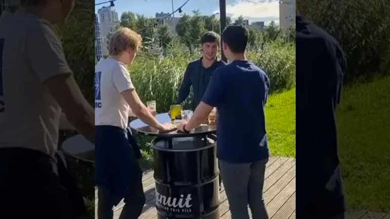 Η νοηματική γλώσσα των ανδρών