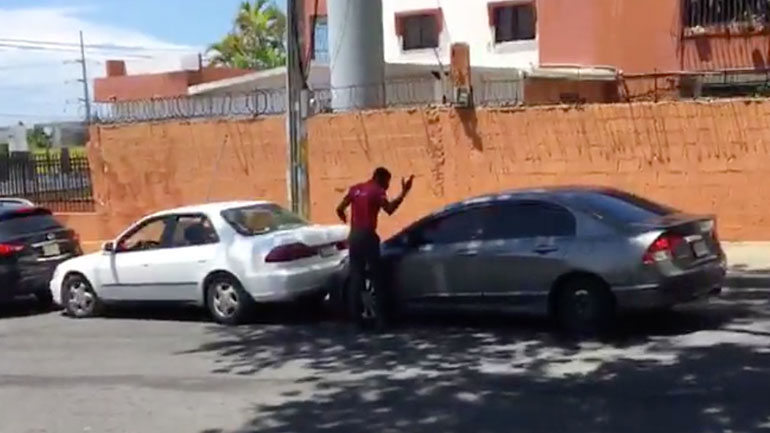 Καβγάς μεταξύ αυτοκινητιστών