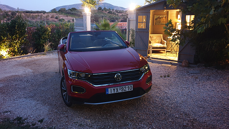 Το καλοκαίρι είναι ακόμα εδώ... (στη φωτό το VW T-Roc cabriolet)