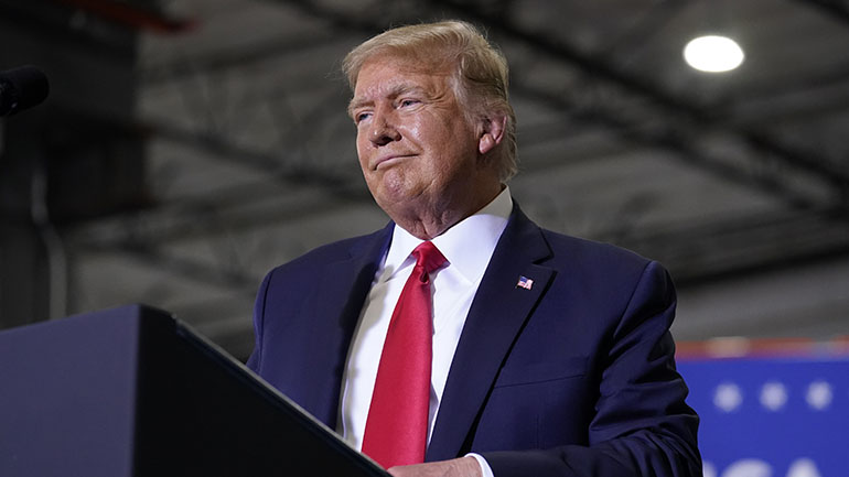 POLITICO: Τα δύο πρόσωπα του προέδρου Τραμπ στην προεκλογική εκστρατεία του