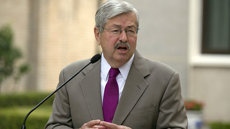 Παραιτήθηκε ο πρέσβης των ΗΠΑ στην Κίνα