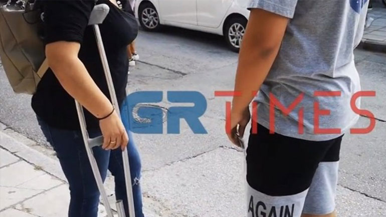 Μάνα τσακώνεται με τον γιο της για τη μάσκα: «Εγώ αυτό το μπου… δεν το θέλω»