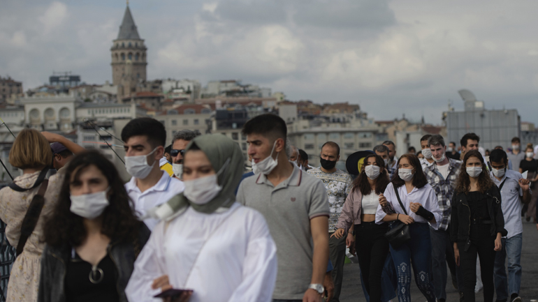 Τουρκία: 1.716 νέα κρούσματα κορωνοϊού και 63 νέοι θάνατοι
