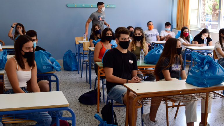 Ευθύνες για το αλαλούμ με τις μάσκες