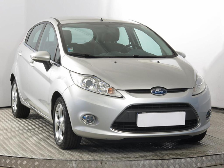 Τρίτο εισαγόμενο μεταχειρισμένο είναι το Ford Fiesta (στη φωτό μοντέλο του 2010)