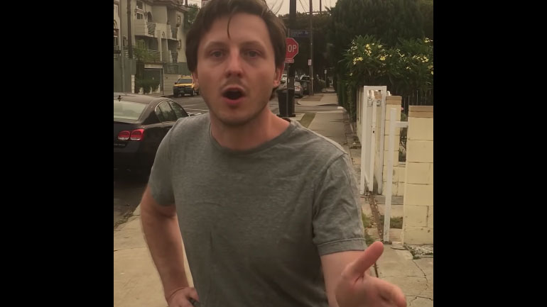 Επίθεση σε άνδρα που φορούσε μάσκα