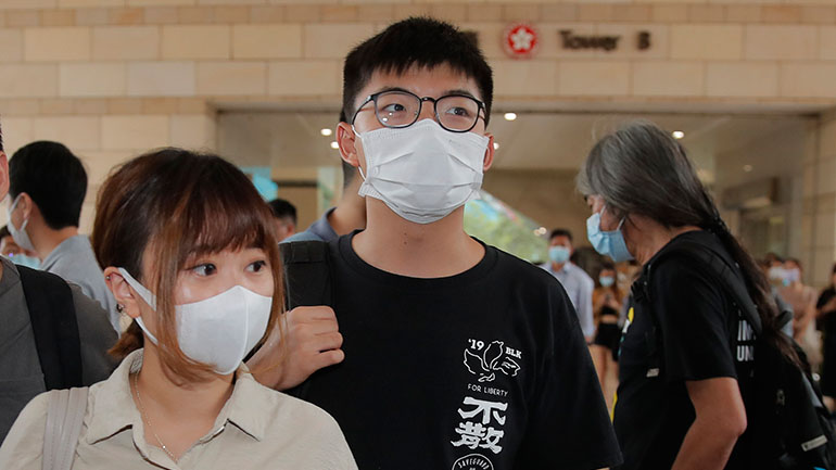 Χονγκ Κονγκ: Ανοίγουν και πάλι τα μπαρ, οι πισίνες και τα θεματικά πάρκα