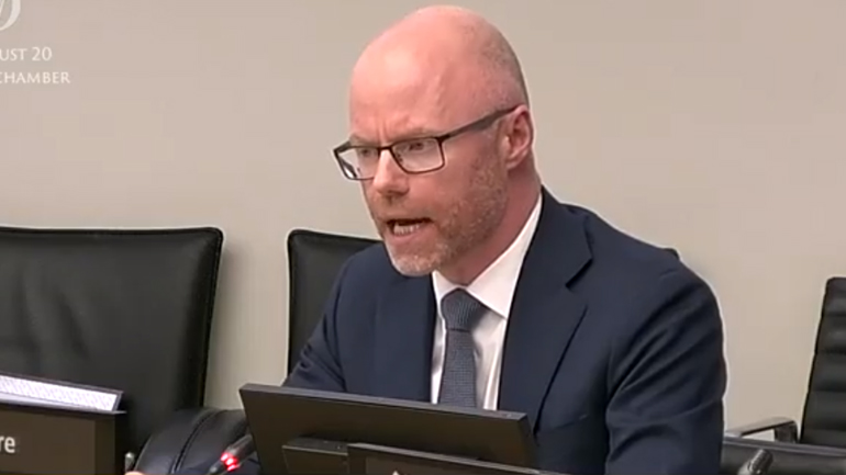 Έκλεισε το ιρλανδικό Κοινοβούλιο – Σε καραντίνα οι υπουργοί αφότου ασθένησε ο υπ. Υγείας