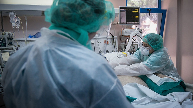 Κατέληξε ηλικιωμένη στο νοσοκομείο Παπαγεωργίου – Στους 317 οι νεκροί από κορωνοϊό