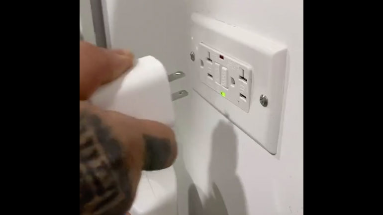 Όταν εφαρμόζει με την πρώτη