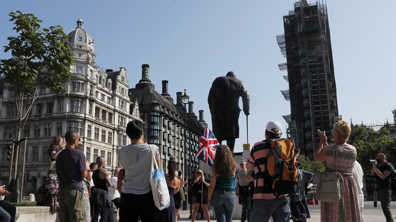 Αποκλείει νέα καραντίνα ο Μπόρις Τζόνσον – Σχεδόν 4.000 νέα κρούσματα στη Βρετανία
