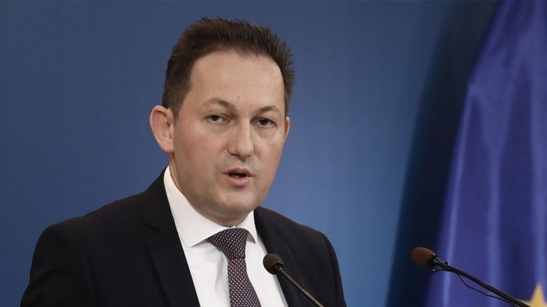 Πέτσας: Υπήρξε ανορθογραφία με τις μάσκες – Συλλογική η ευθύνη