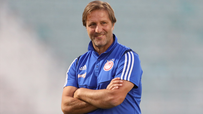 Μαρτίνς: «Δεν καταλαβαίνω τι λέτε, ο Σεμέδο θέλει να μείνει στον Ολυμπιακό!»