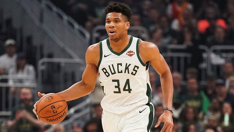 Αντετοκούνμπο: «Τώρα θέλω τον τίτλο, στο Μιλγουόκι για άλλα 15 χρόνια»