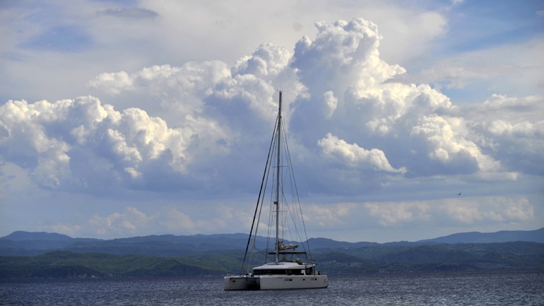 Bυθίσεις σκαφών λόγω των δυσμενών καιρικών συνθηκών σε Ζάκυνθο και Νυδρί