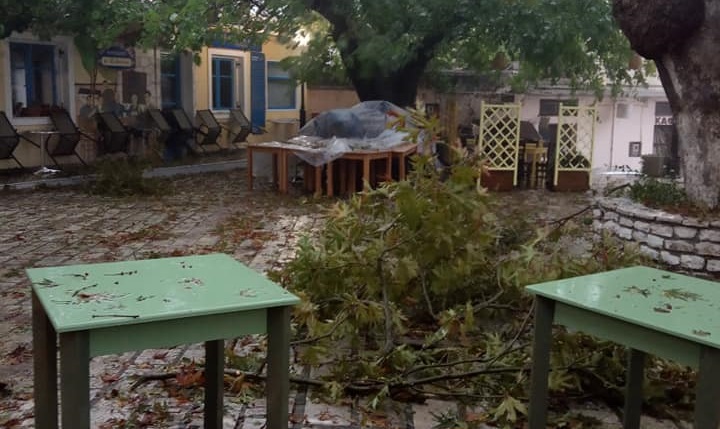 Η πλατεία Εγκλουβής 