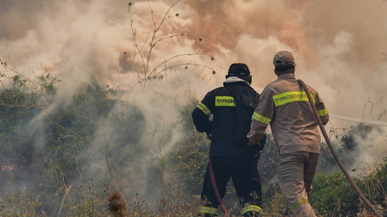 Σε εξέλιξη πυρκαγιά στο Πέραμα