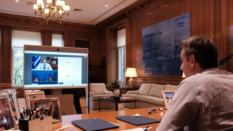 Τηλεδιάσκεψη Μητσοτάκη με Μέρκελ και Φον ντερ Λάιεν για τη νέα δομή στη Λέσβο