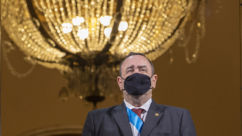 Γουατεμάλα: Θετικοί στον κορωνοϊό ο πρόεδρος της χώρας και ο υπουργός Πολιτισμού