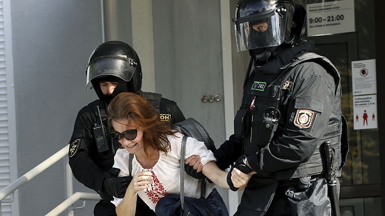 Λευκορωσία: Συλλήψεις δεκάδων διαδηλωτών στο κέντρο του Μινσκ