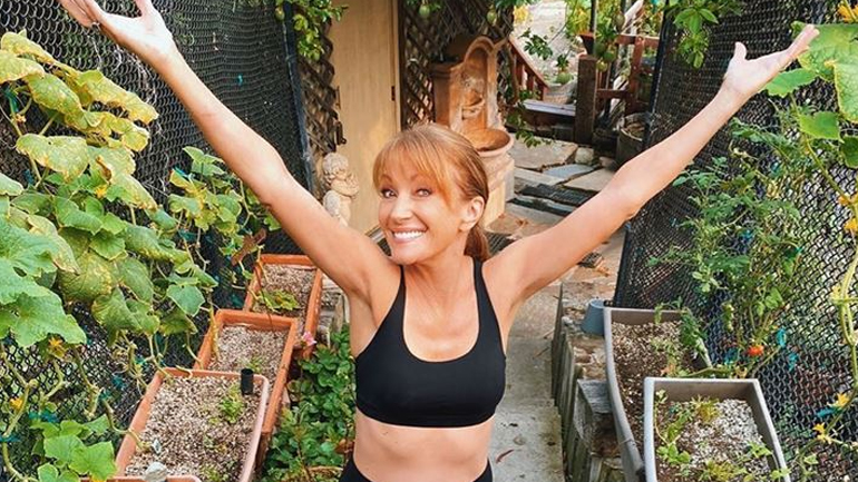 Το μυστικό της Jane Seymour για καλοσχηματισμένους κοιλιακούς στα 69