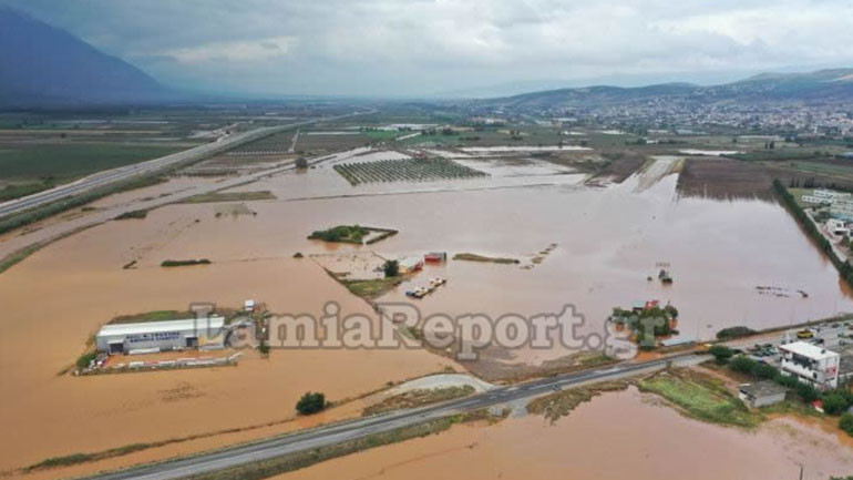 Ο πλημμυρισμένος Σπερχειός από ψηλά – Βίντεο και φωτογραφίες από drone