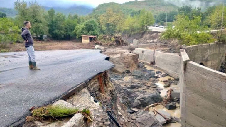Καρδίτσα: Μεγάλες ζημιές προκάλεσε η κακοκαιρία – Δείτε εικόνες και βίντεο