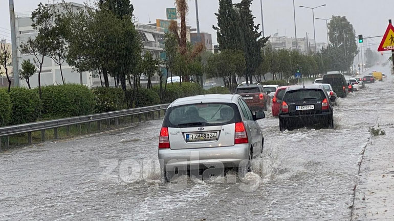 Εικόνες και βίντεο στους δρόμους της Αθήνας μέσα από το φακό του zougla