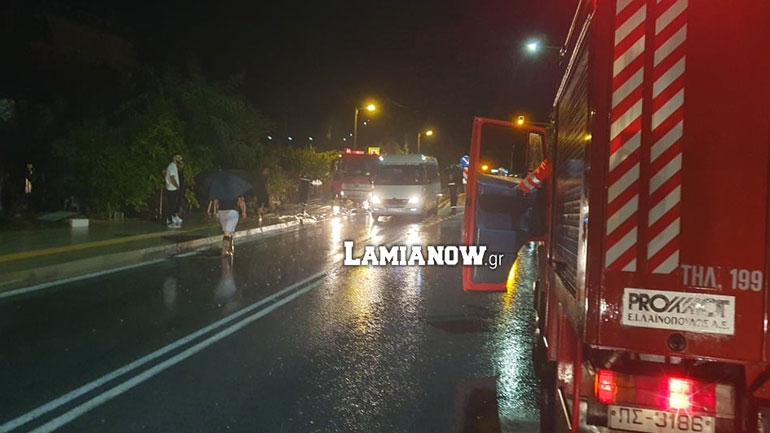 Λαμία: Δεκάδες απεγκλωβισμοί τη νύχτα από την κακοκαιρία