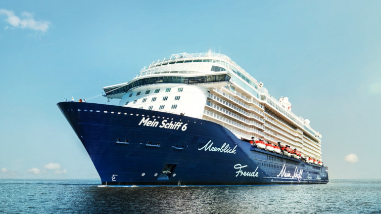 Σαντορίνη: Εσπευσμένα στο νοσοκομείο επιβάτης του κρουαζιερόπλοιου Mein Schiff 6