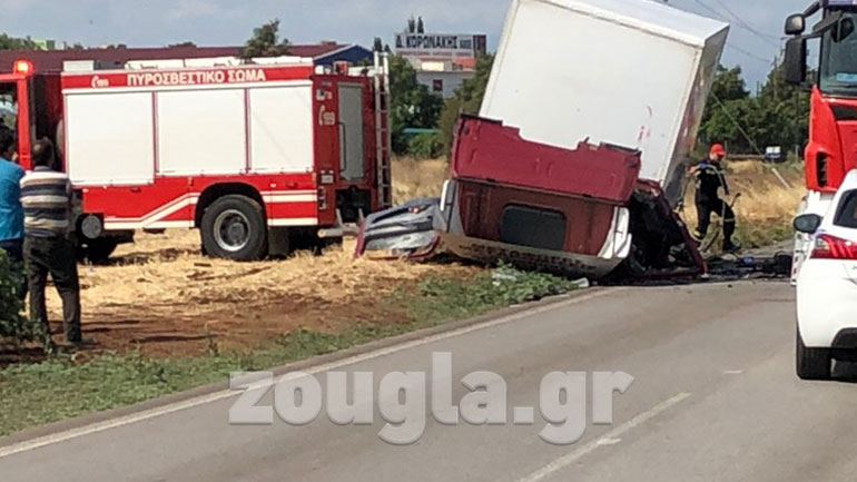 Τροχαίο δυστύχημα στην επαρχιακή οδό Θηβών-Χαλκίδας – Ένας νεκρός και τρεις τραυματίες