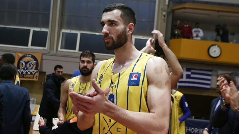 Μπάσκετ: Στα «κιτρινόμαυρα» και ο Κουζέλογλου