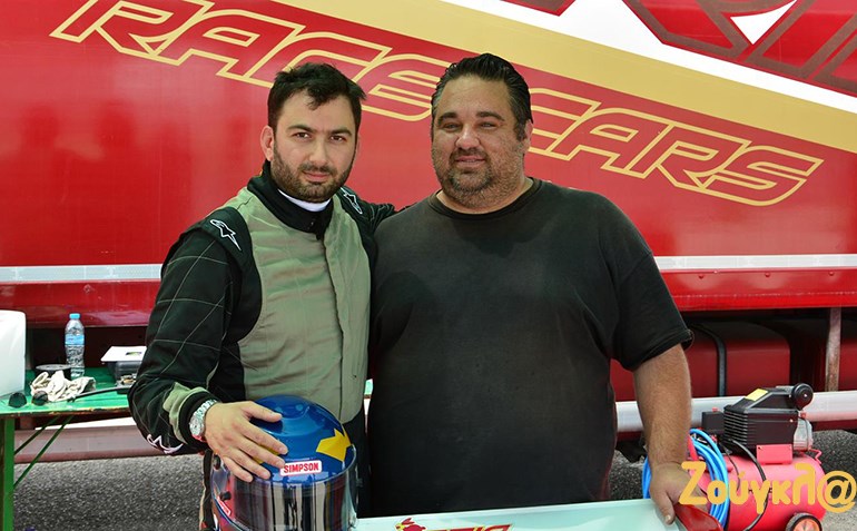 Ο Γιώργος Παπαμιχάλης είχε μυήσει πολλούς στο χώρο των αγώνων ενώ πολλές φορές μας είχε δώσει τη δυνατότητα να οδηγήσουμε από καρτ μέχρι Formula Gloria...