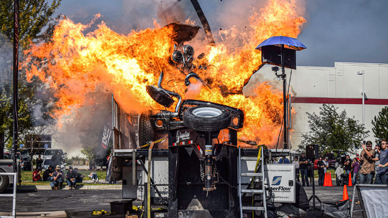 Τινάχθηκε στον αέρα το φορτηγάκι!