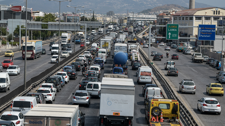 Ουρές χιλιομέτρων στην Εθνική οδό λόγω τροχαίου