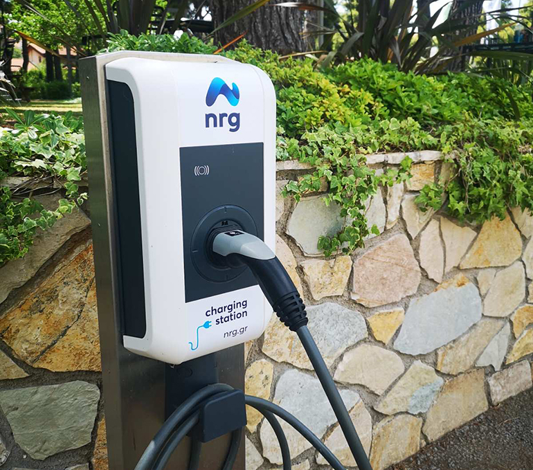 Πλέον αγοράζεις ηλεκτρικό αυτοκίνητο και έχεις τη δυνατότητα να μην πληρώνεις το ρεύμα για ένα χρόνο!