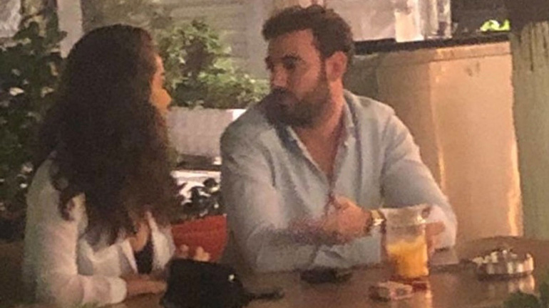 Νίκος Πολυδερόπουλος: Βόλτα κάτω από την Ακρόπολη με τη νέα του σύντροφο