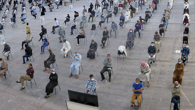 Πώς ο κόσμος μαθαίνει να ζει με τον κορωνοϊό