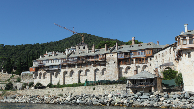 Βάφτισαν… γρίπη τον κορωνοϊό στο Άγιο Όρος: Η ανακοίνωση της Μονής Αγίου Παύλου