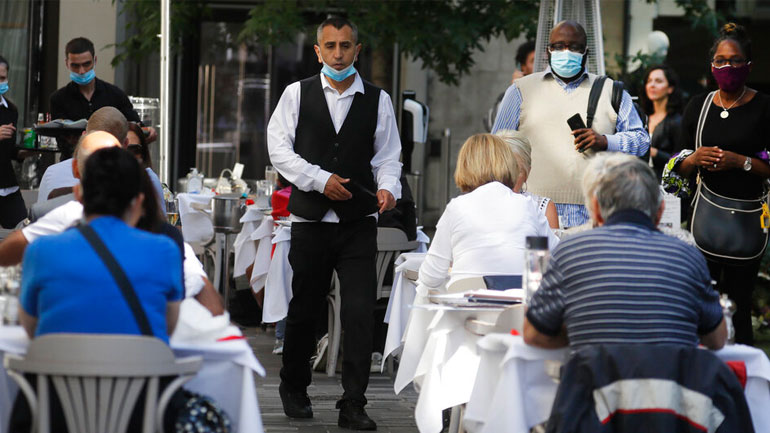 Nέα μέτρα για τον περιορισμό του Covid-19 προτείνει ο δήμαρχος Λονδίνου