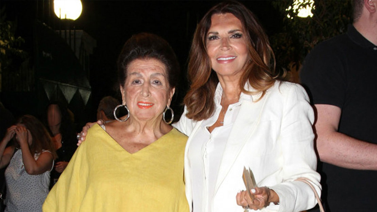 Βαρύ πένθος για τη Μιμή Ντενίση – Έφυγε από τη ζωή η μητέρα της