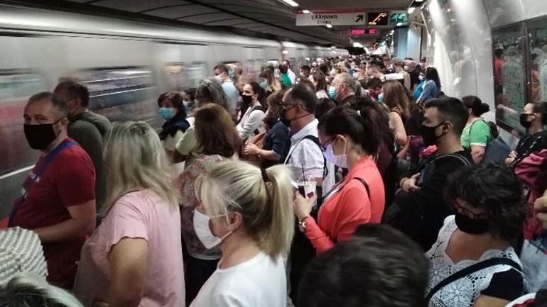 Η απάντηση της ΣΤΑΣΥ ΑΕ για τις εικόνες συνωστισμού στον σταθμό του Συντάγματος