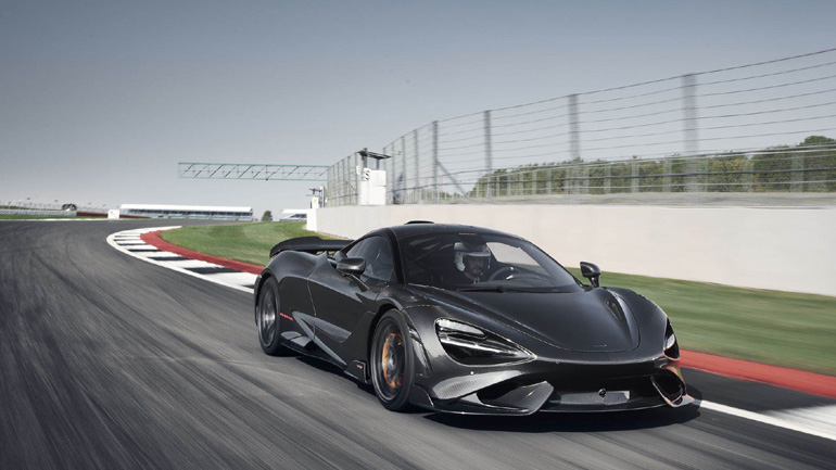 Η McLaren 765LT επιταχύνει σαν πύραυλος