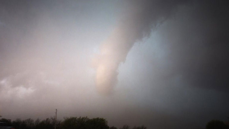 Τουρίστρια τραυματίστηκε από ανεμοστρόβιλο στην Ηλεία